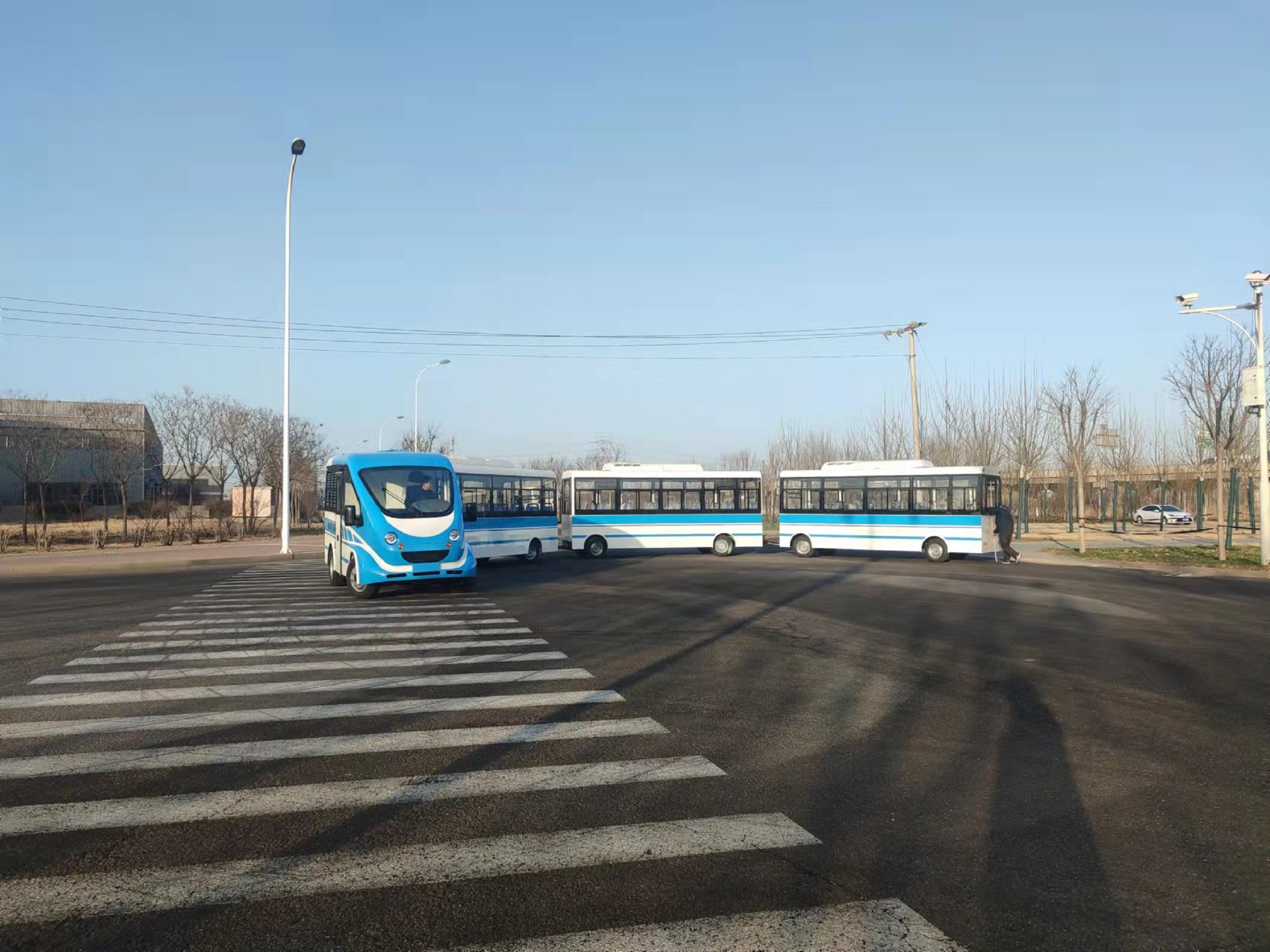 仿古造型观光小火车：为景区增添一抹复古色彩