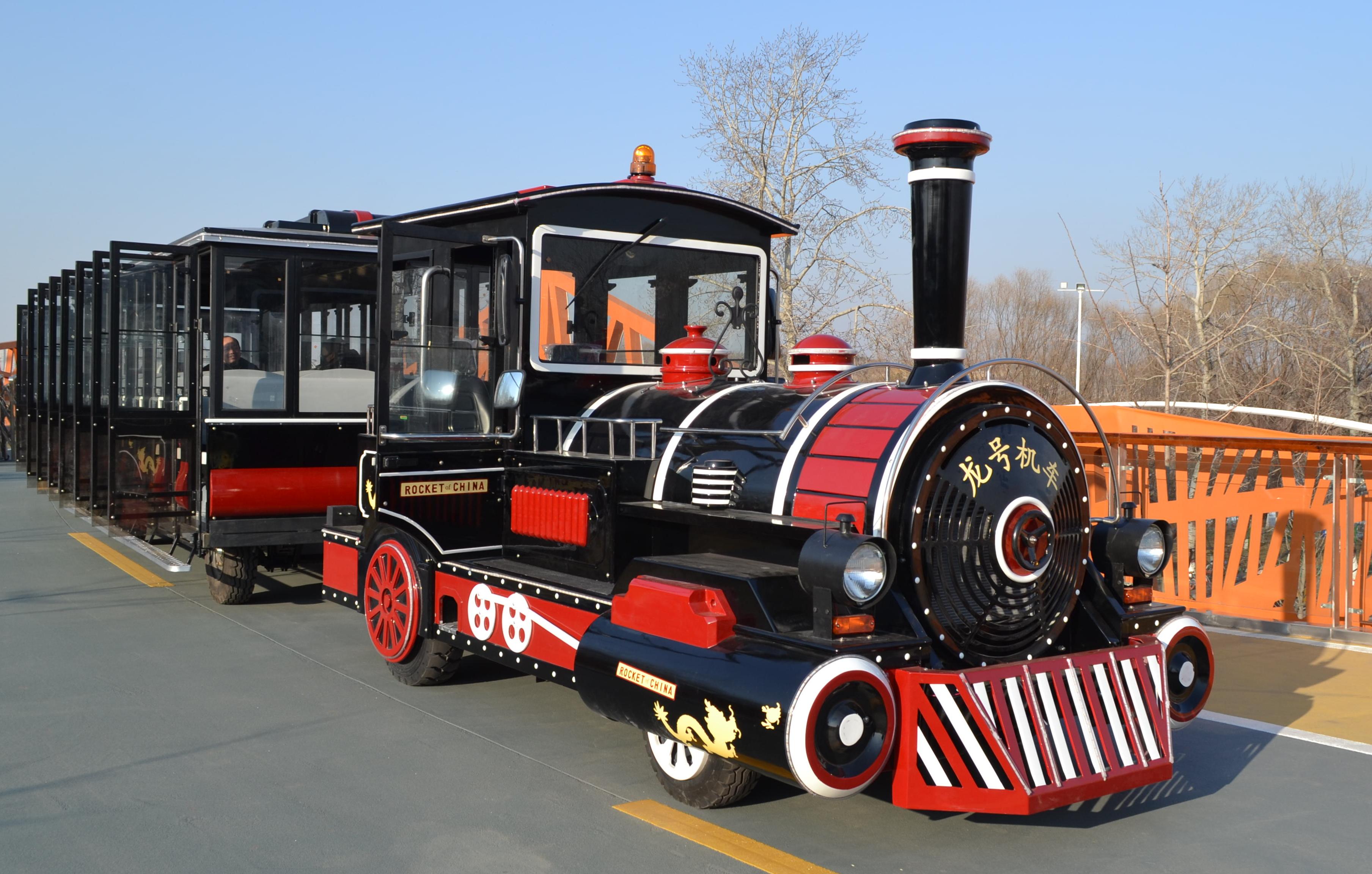 大人小孩都爱！游乐场大型观光火车的 N 种快乐体验