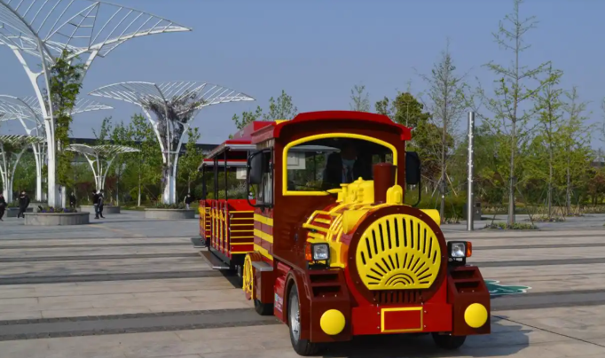 大型无轨观光小火车定制方案：打造专属观光线路