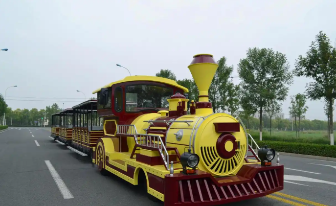 轮式燃油观光火车：景区交通的理想选择
