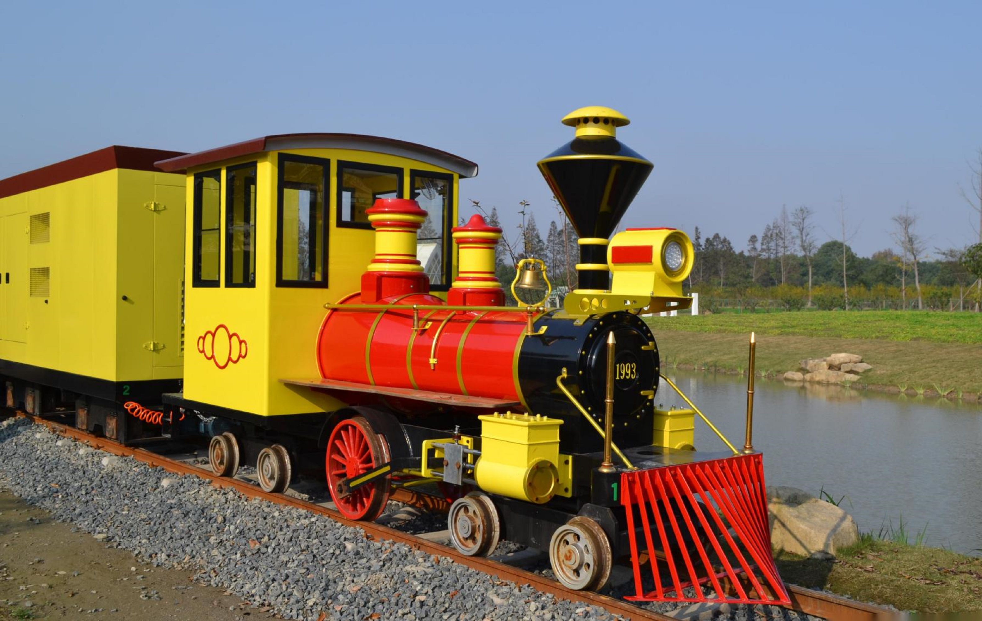 游乐设备小火车