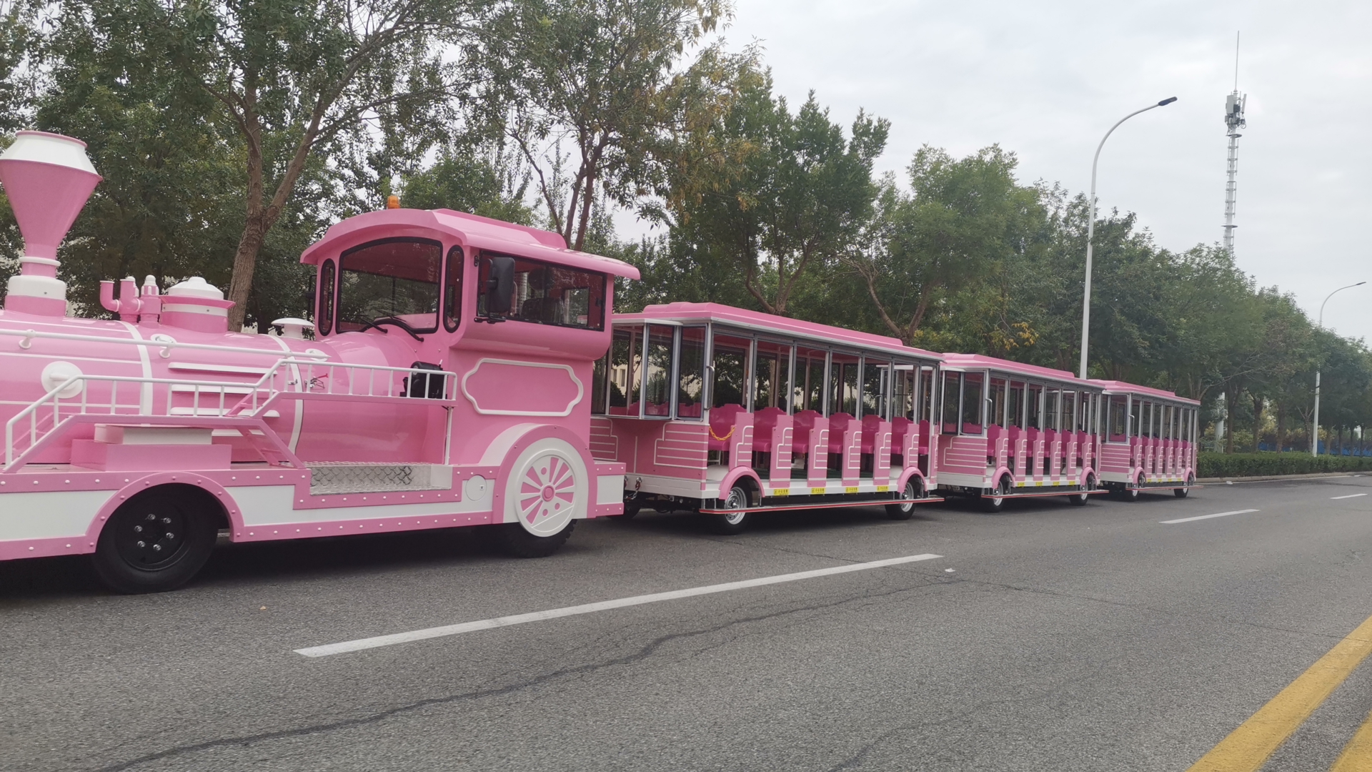 游乐设备小火车