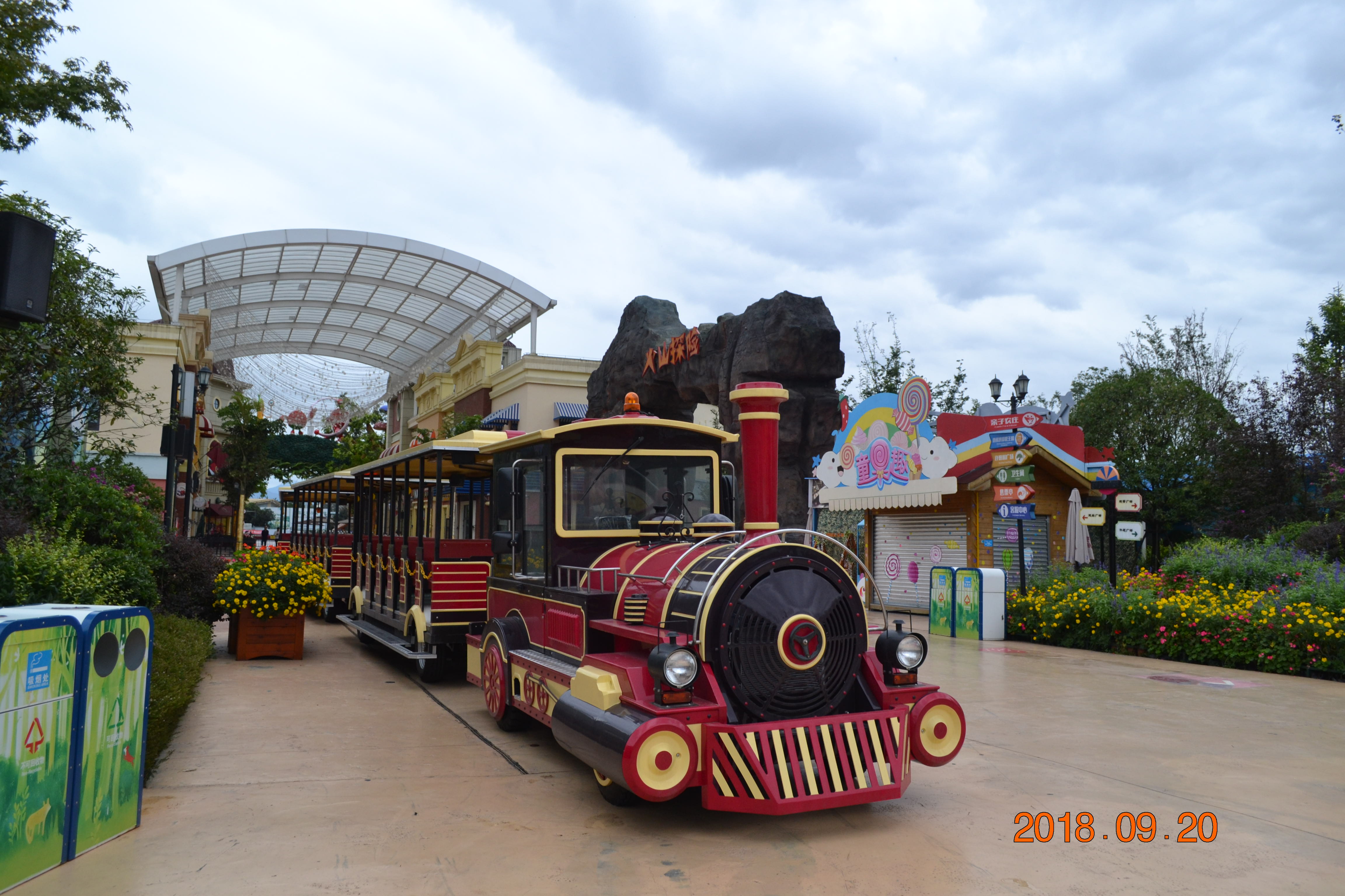 广场轮式观光火车