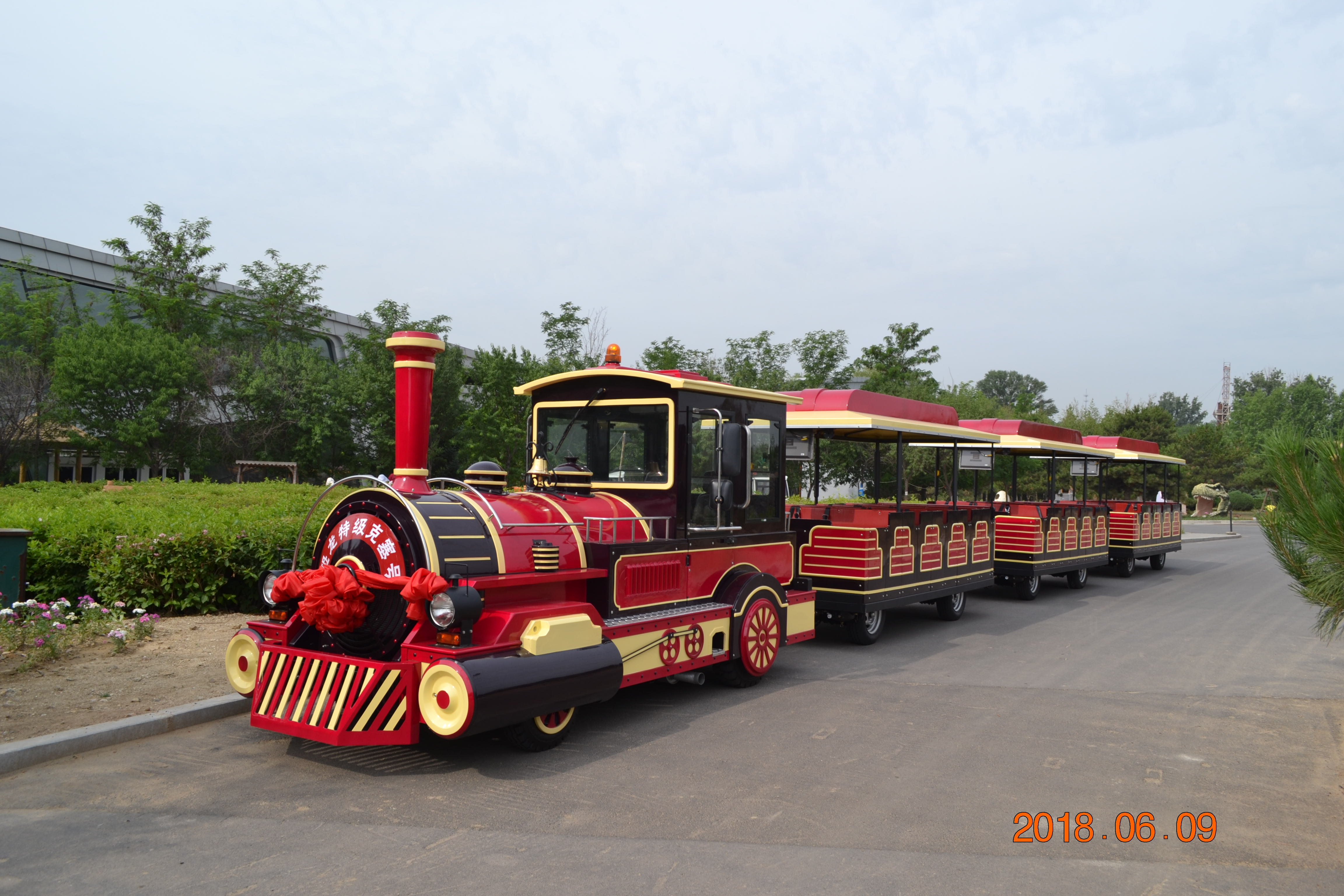 电动轮式观光小火车