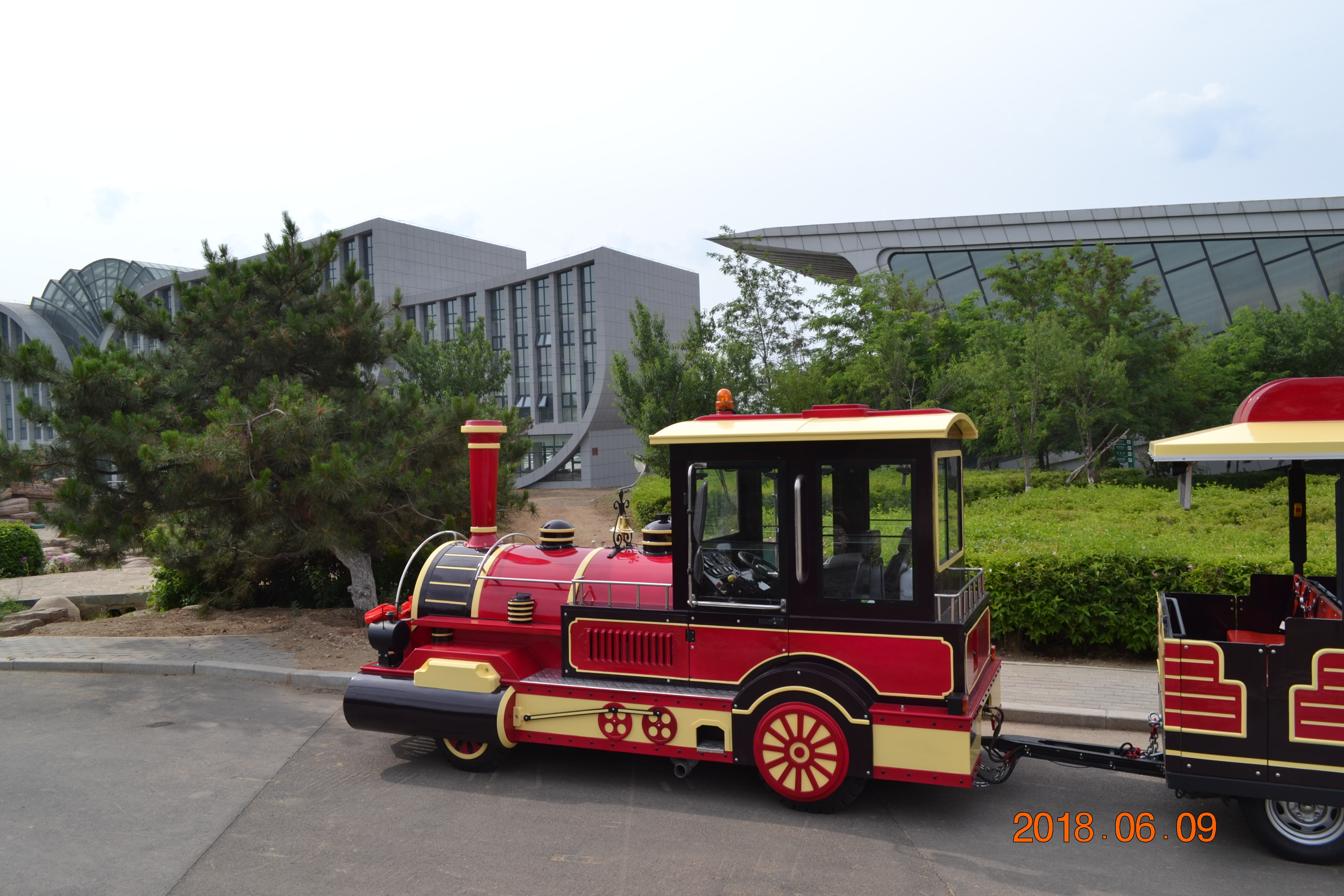 电动轮式观光小火车