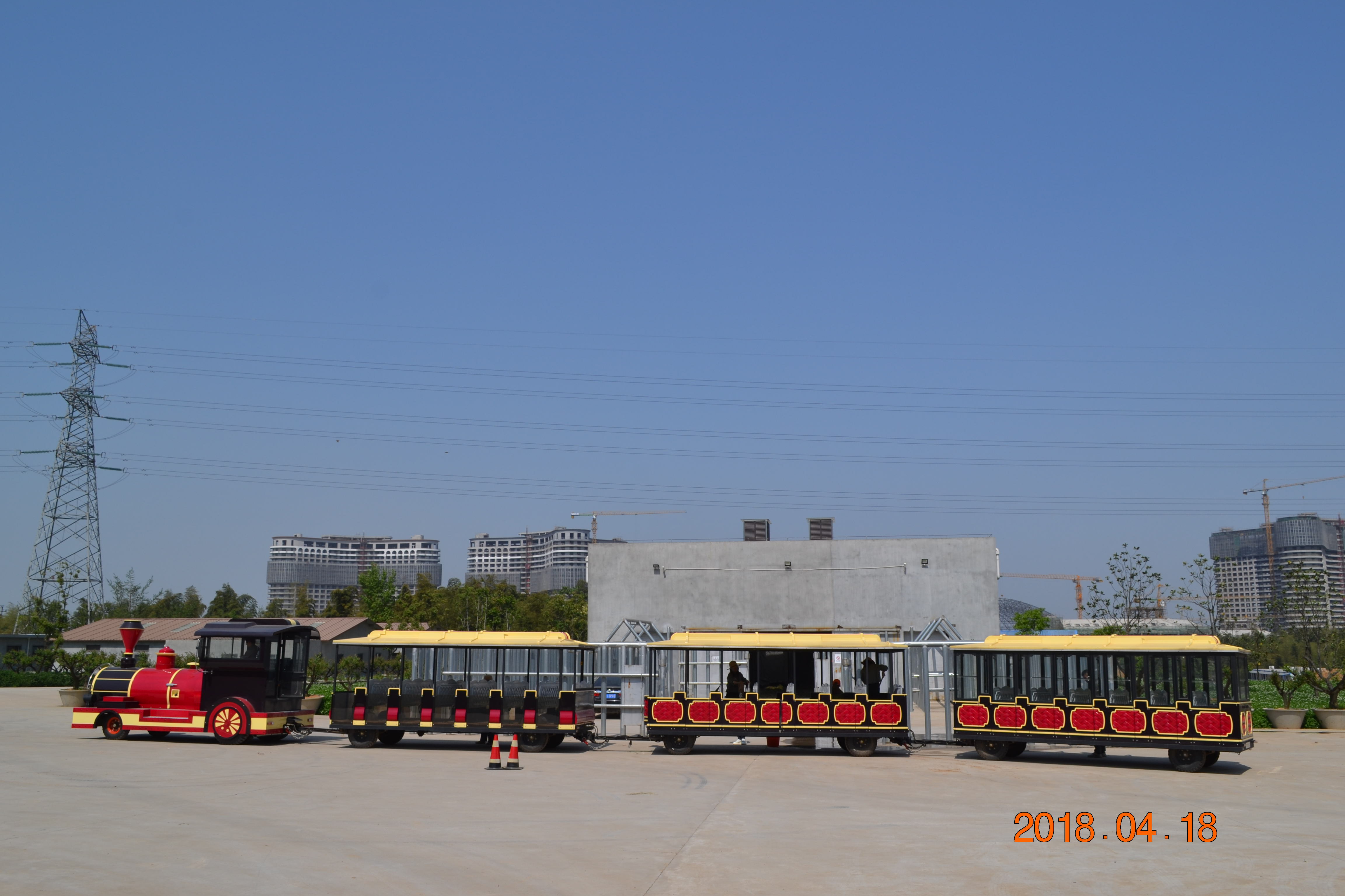 多人座轮式观光火车