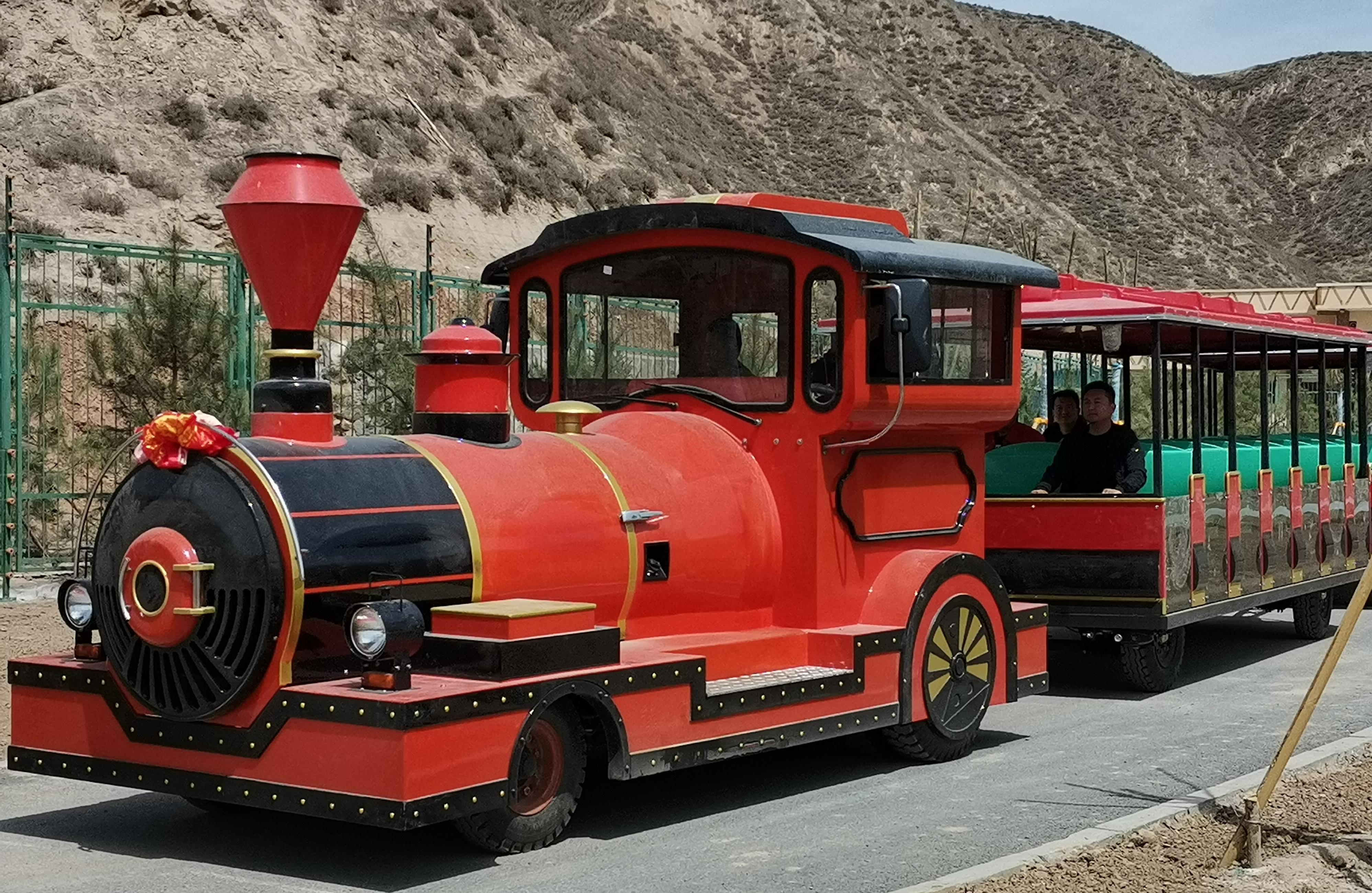 无轨道小火车